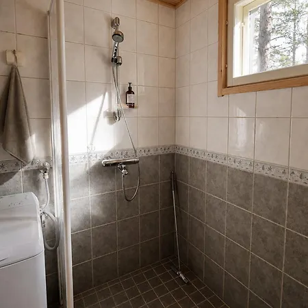 Riekonpesae Incl Service Room, Sauna, Wifi,fireplace, Firewood, 木屋 *
